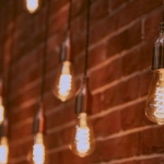 Magia serilor în foișor: transformă-ți colțul de grădină cu becuri Edison – idei ușoare cu efect wow