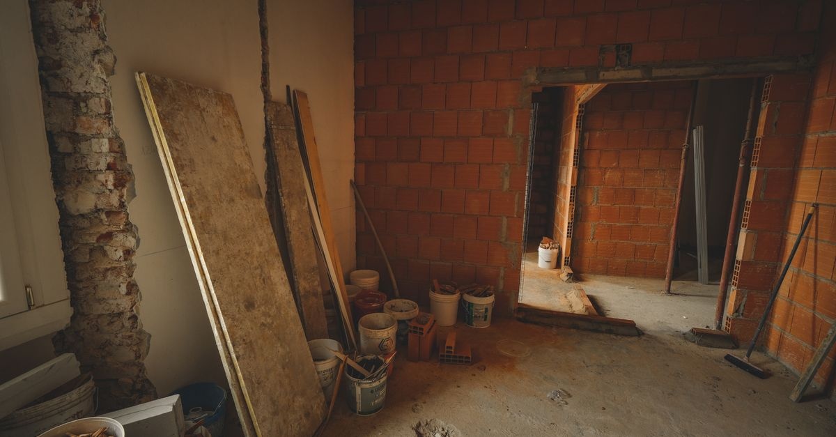 De la plan la cheie: etape esențiale și priorități în construirea casei tale