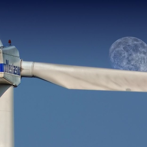 Două forțe, o factură: combină soarele cu vântul pentru energie 24/7