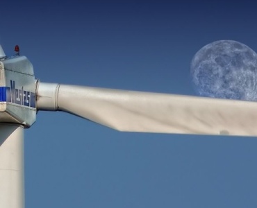 Două forțe, o factură: combină soarele cu vântul pentru energie 24/7