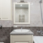 Baia ta fără imperfecțiuni: cum să obții o chituire impecabilă la placarea ceramică