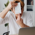 Spune adio facturilor mari la căldură: trucuri smart pentru un apartament cald și economic